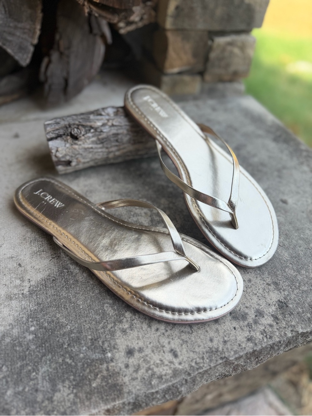 J. Crew Metallic Gold Thong Sandals Sz-10. Loc N